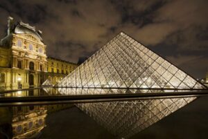 Louvre Museum Paris718104437